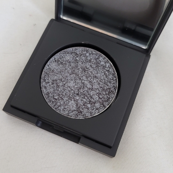 NEW Dose Of Colors Make up Bundle - Picture 10 of 10